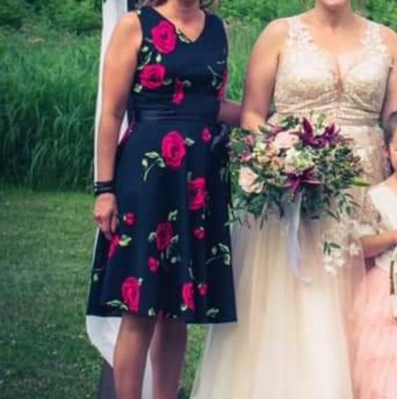 Size M sundress Bridesmay - Picture 3 of 5